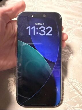 Apple iPhone 16 pro 1 terabyte of storage no scratches or cracks